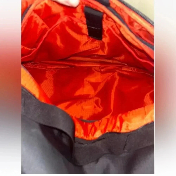 PIVOT URBAN MEN’S BLACK MESSENGER BAG EVA-PADDED LIGHTWEIGHT FITS 15” LAPTOP - Picture 6 of 6